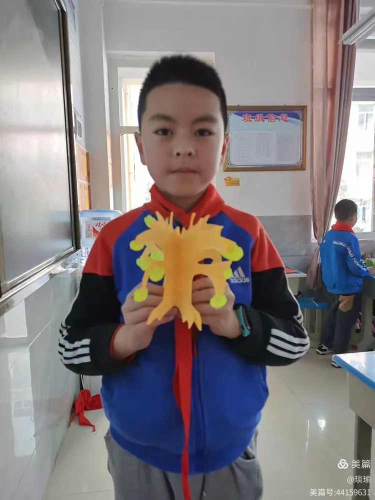 三年级手工特色作品展示